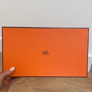 Hermès Signature Orange Gift Box